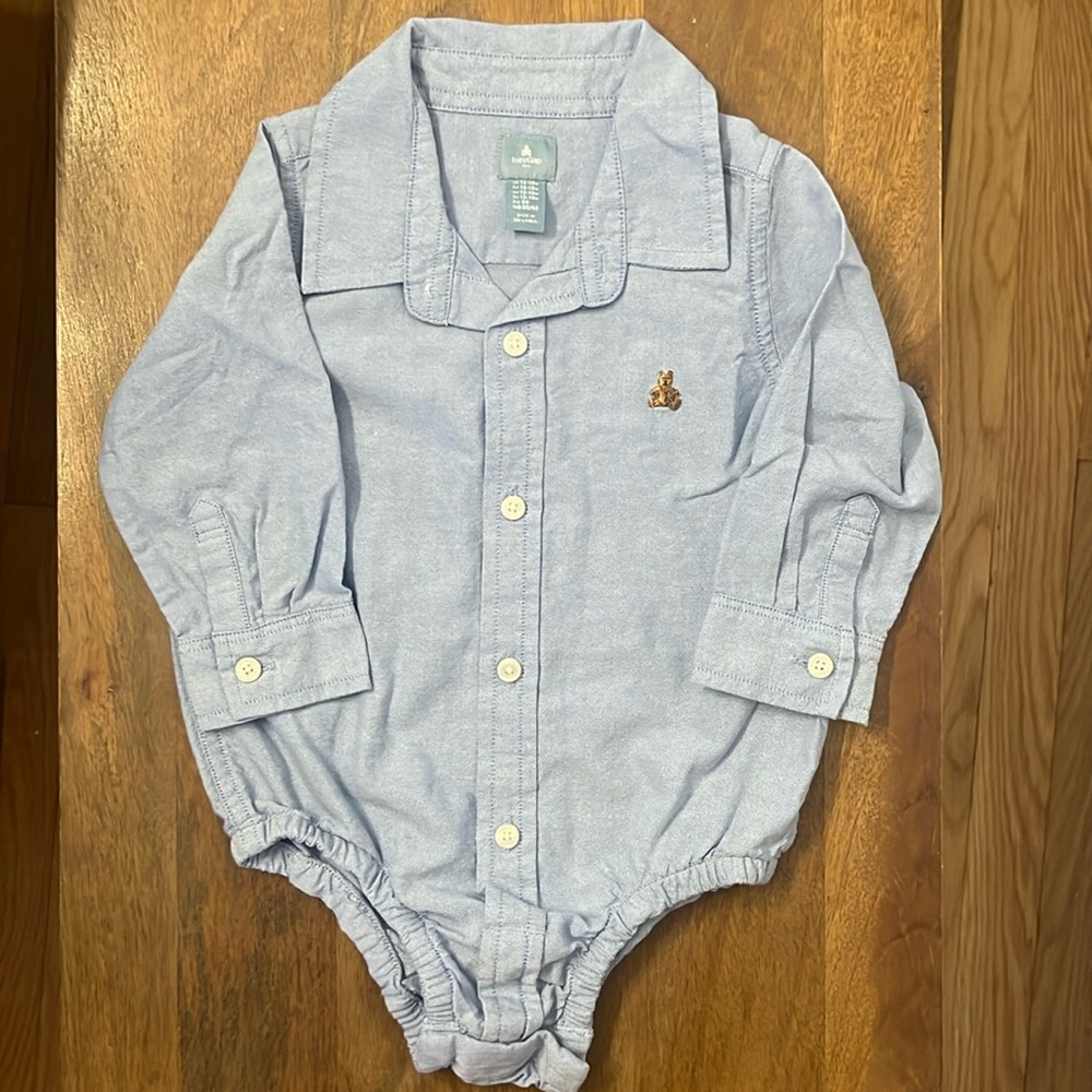 EUC Baby Gap button down onesie size 12-18mo